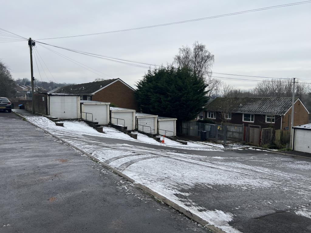 Lot: 18 - FREEHOLD BLOCK OF FIVE GARAGES - View of all garages and parking